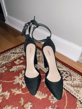 Aldo black Mary Jane heels size 9